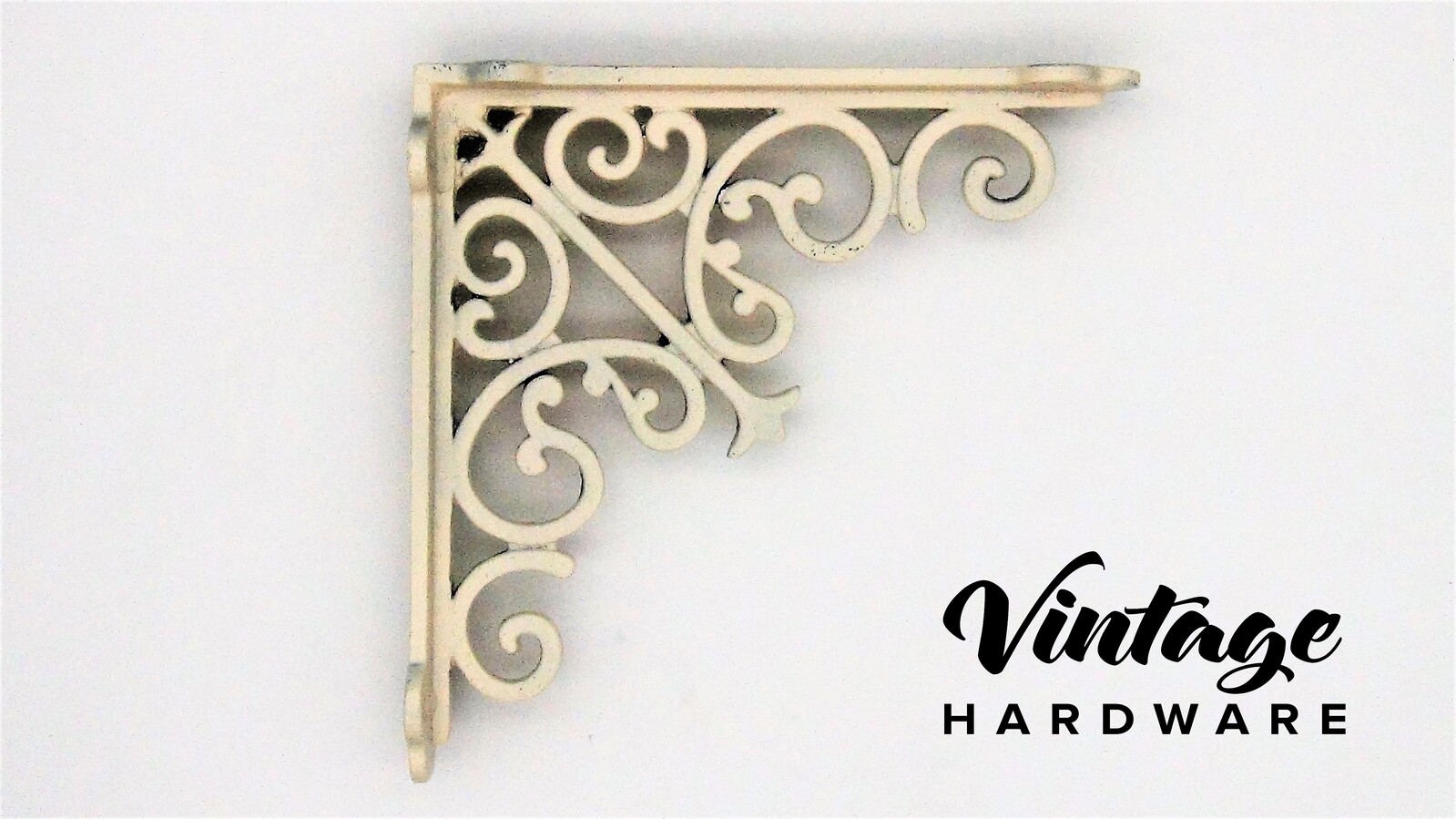 DISTRESSED WHITE VICTORIAN BRACKET