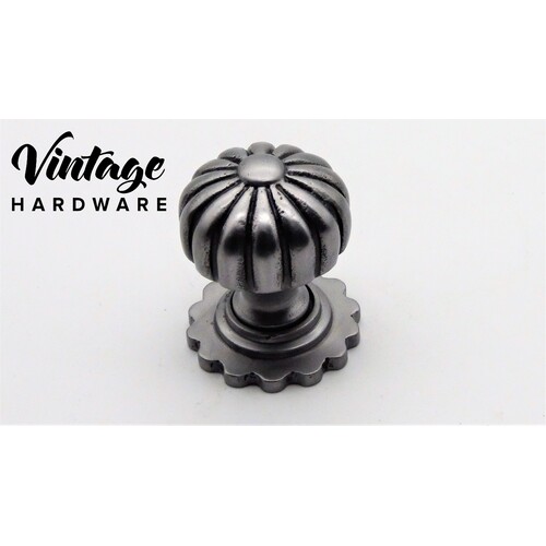 CAST IRON, POLISHED METAL, FLUTED WITH BACKPLATE, KNOB (SIZE: D38mm P48mm)